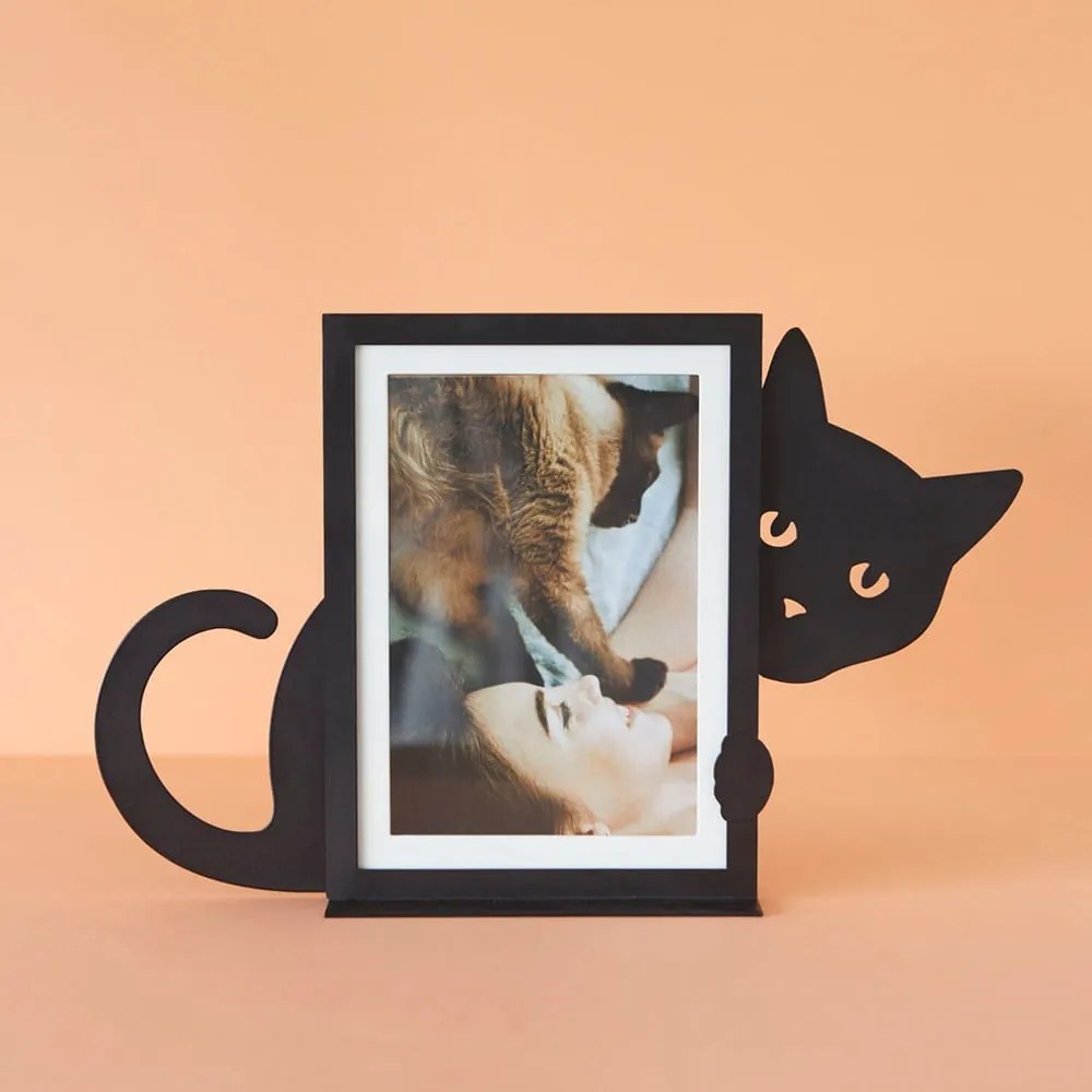 Ramă foto neagră cu picior de susținere din metal 31x19,5 cm Hidden Cat – Balvi