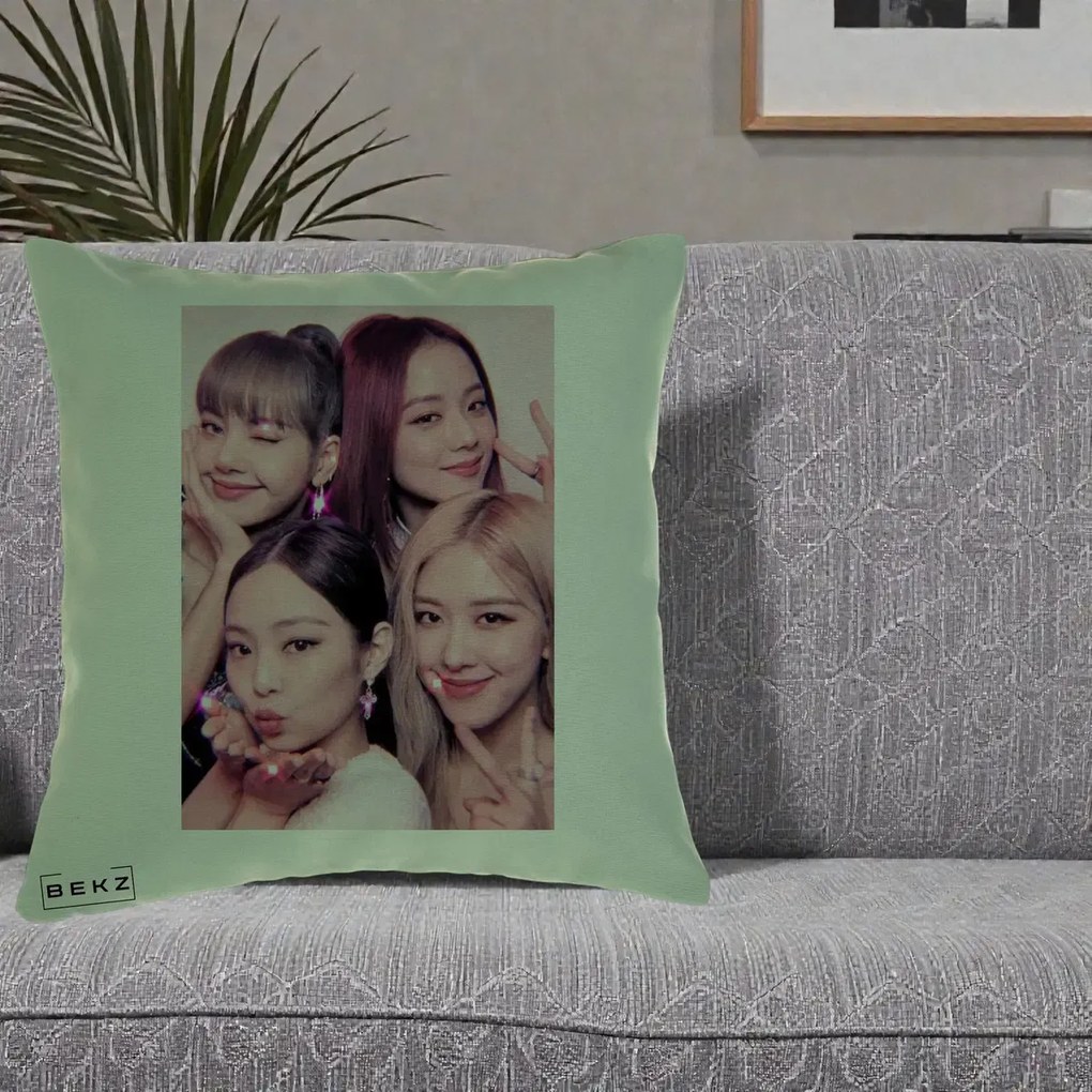 Perna Personalizata K-pop BLACKPINK Foto Grup Selfie Roz cu Glitter, 40x40 cm, Verde, Husa Detasabila, Perna Inclusa, BEKZ®