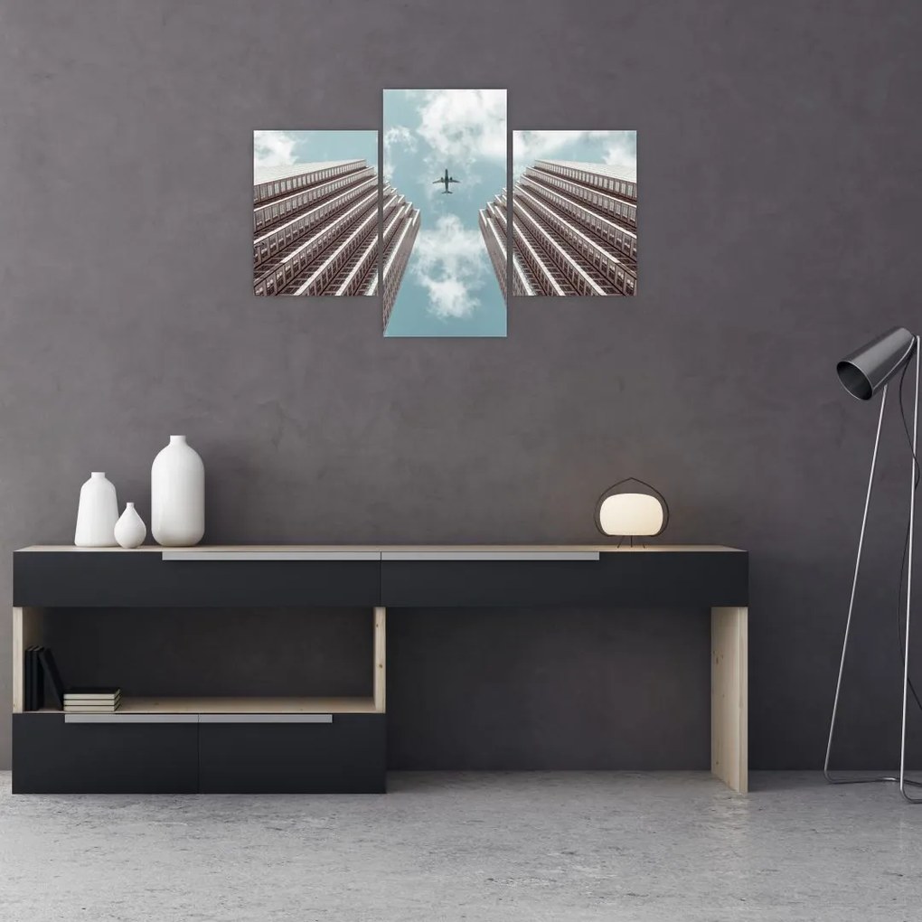 Tablou cuavion între clădiri (90x60 cm)