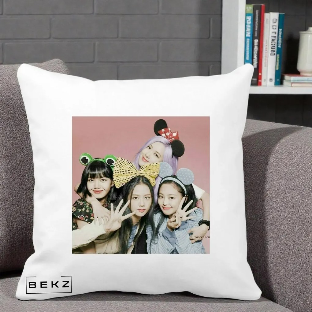Perna Personalizata K-pop BLACKPINK Accesorii Haioase, 40x40 cm, Alba Mata, Husa Detasabila, Perna Inclusa, BEKZ®