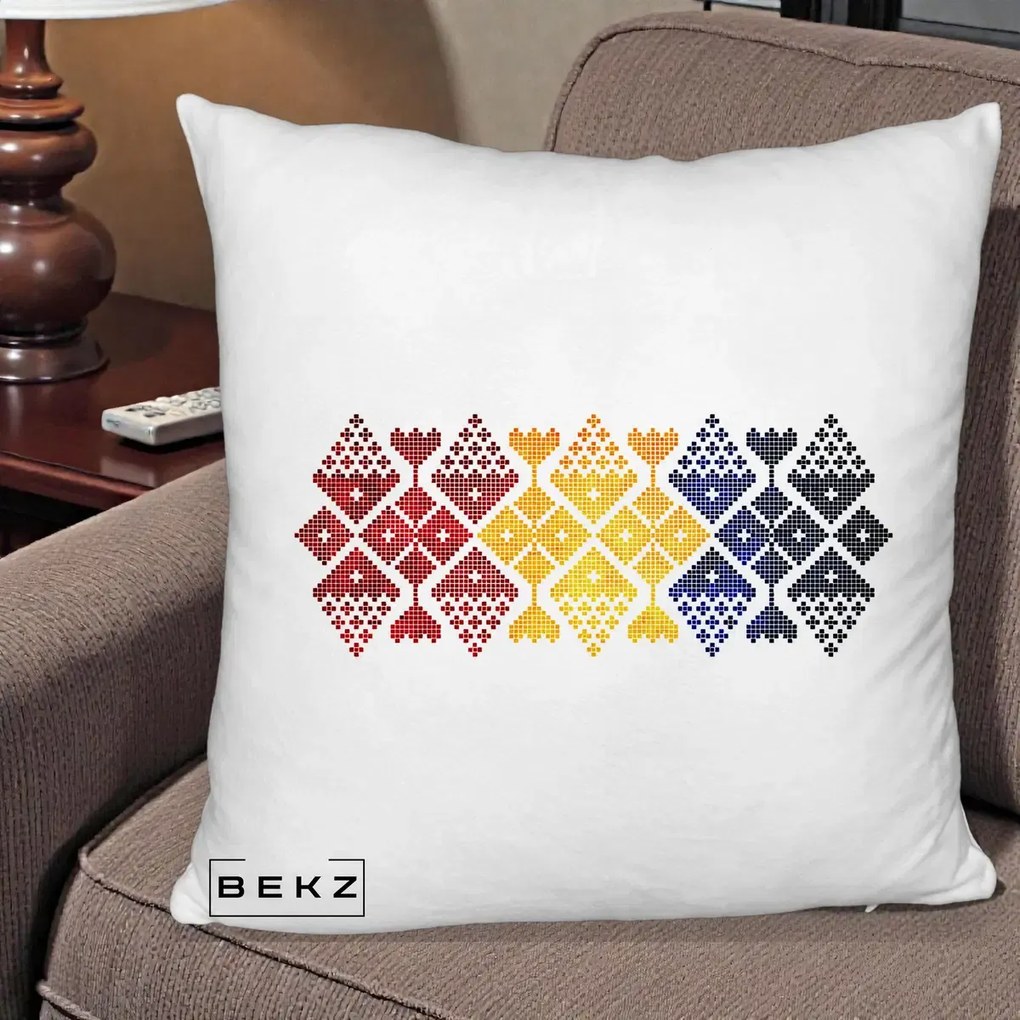 Perna Personalizata Motiv Tricolor Romanesc Broderie, 40x40 cm, Alb Pufos, Husa Detasabila, Perna Inclusa, BEKZ®