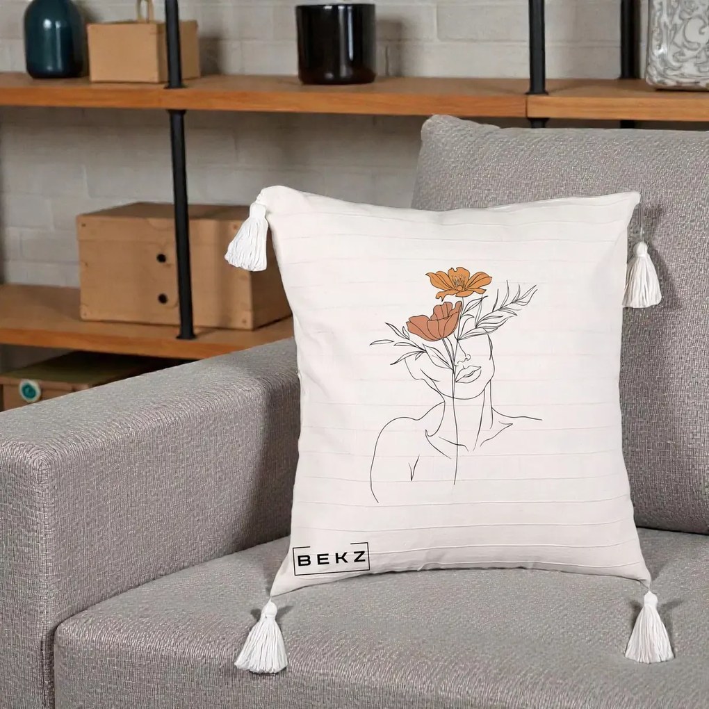 Perna Decorativa Portret Feminin Doua Flori, 40x40 cm, Bej cu Franjuri, Husa Detasabila, Perna Inclusa, BEKZ®