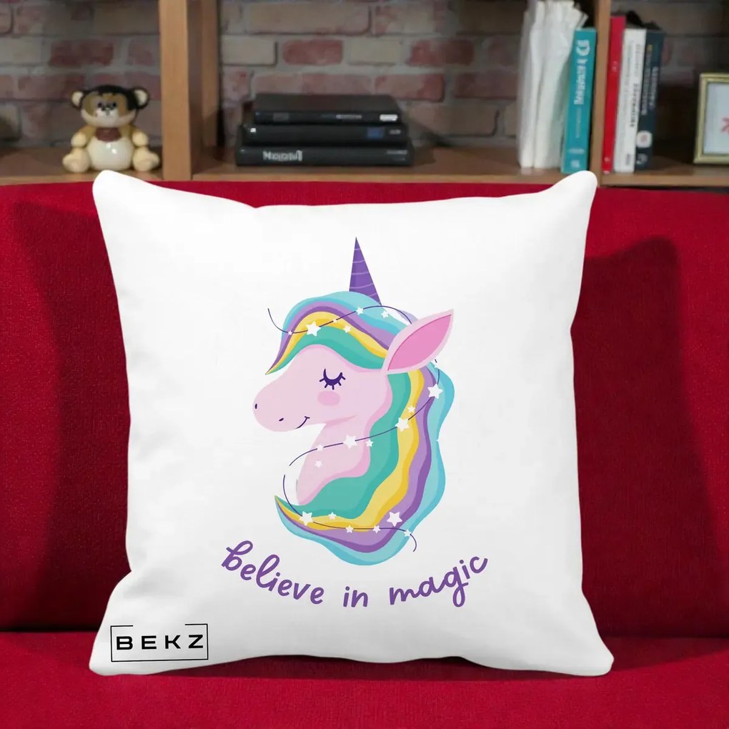 Perna Decorativa Unicorn Believe in Magic, 40x40 cm, Alba Mata, Husa Detasabila, Perna Inclusa, BEKZ®
