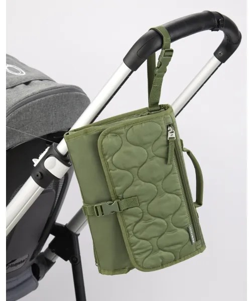 Geantă și covoraș de înfășat de voiaj 2 în 1 Skip Hop PRONTO verde