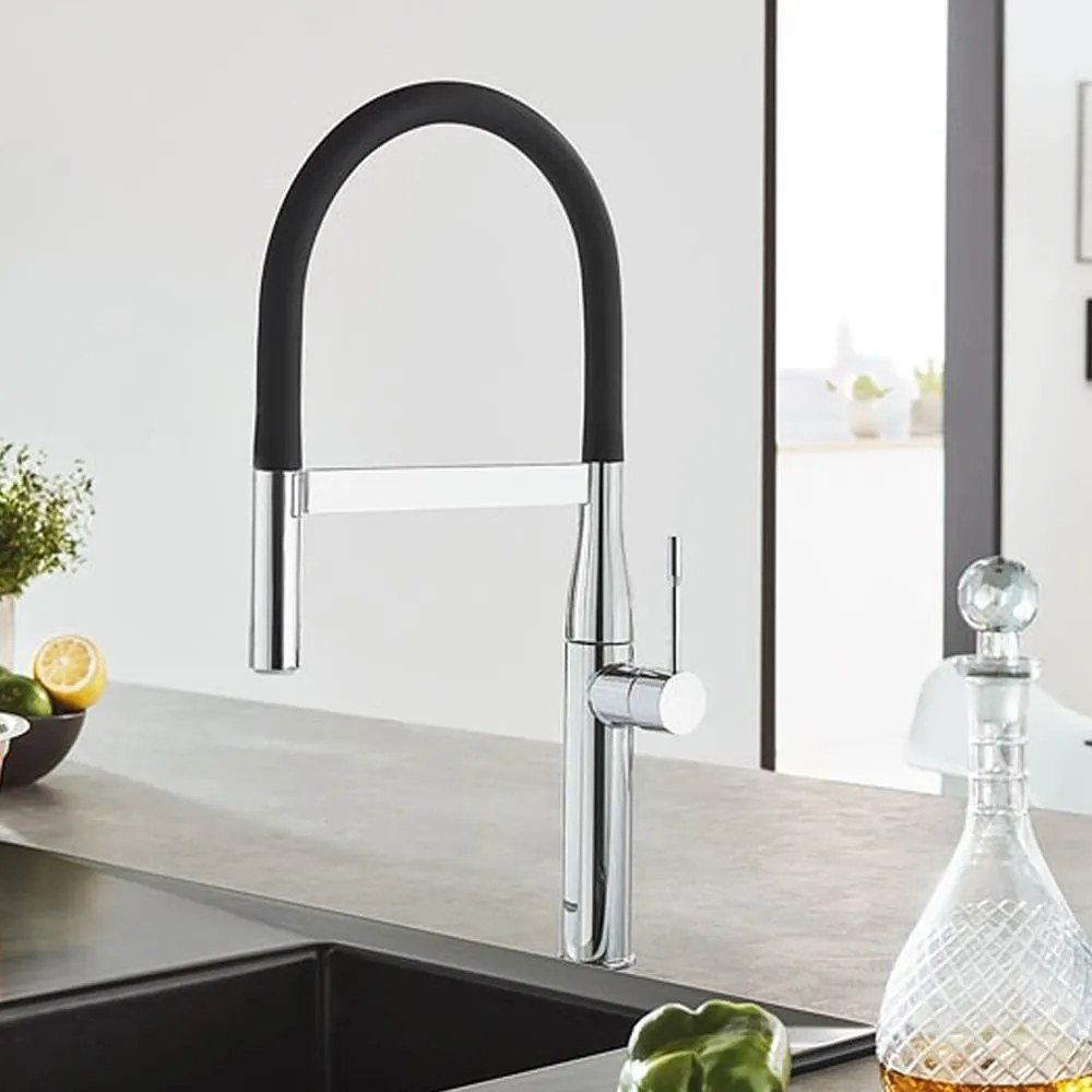 Baterie bucatarie cu pipa flexibila Grohe Essence negru - crom periat Supersteel