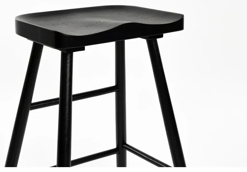 Scaun de bar negru din lemn masiv de stejar 64 cm Vander – White Label