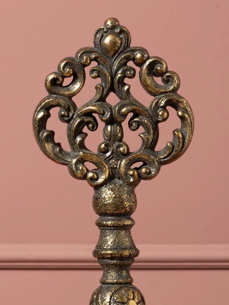 Cheie decorativă din rășină, auriu, mâner dantelat și detalii florale în relief, pe suport rotund, finisaj antichizat, 34.5 x 11 x 10,5 cm, „Seruria”