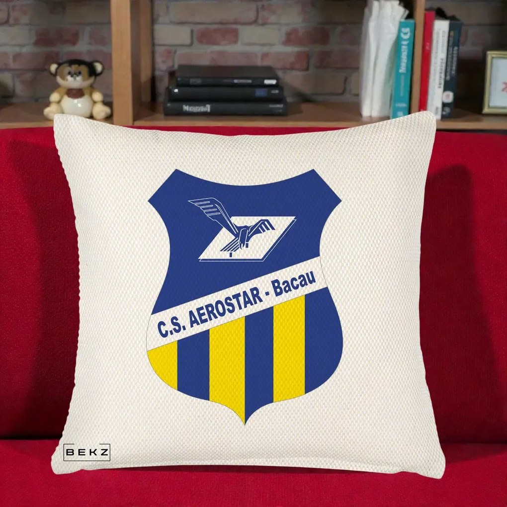 Perna Personalizata CS Aerostar Bacau Fotbal, 40x40 cm, Crem Reliefat, Husa Detasabila, Perna Inclusa, BEKZ®