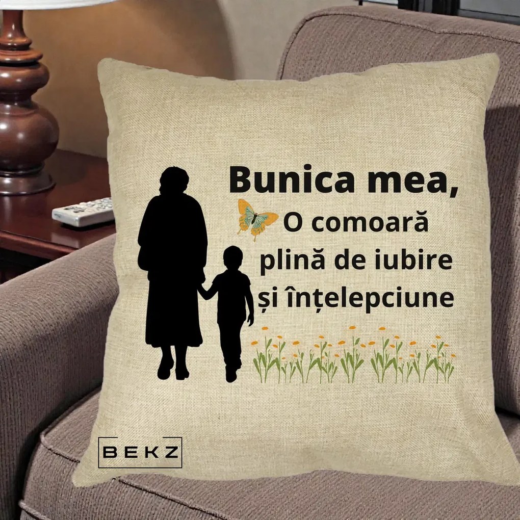 Cadou pentru Bunica - Perna Personalizata Bunica Mea Comoara cu Fluture si Baietel, 40x40 cm, Crem, Husa Detasabila, Perna Inclusa, BEKZ®