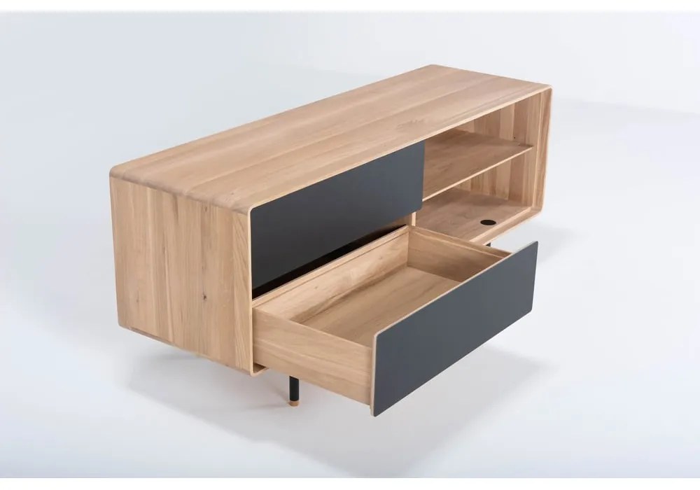 Comodă TV neagră/în culoare naturală din lemn de stejar 150x64 cm Fina – Gazzda