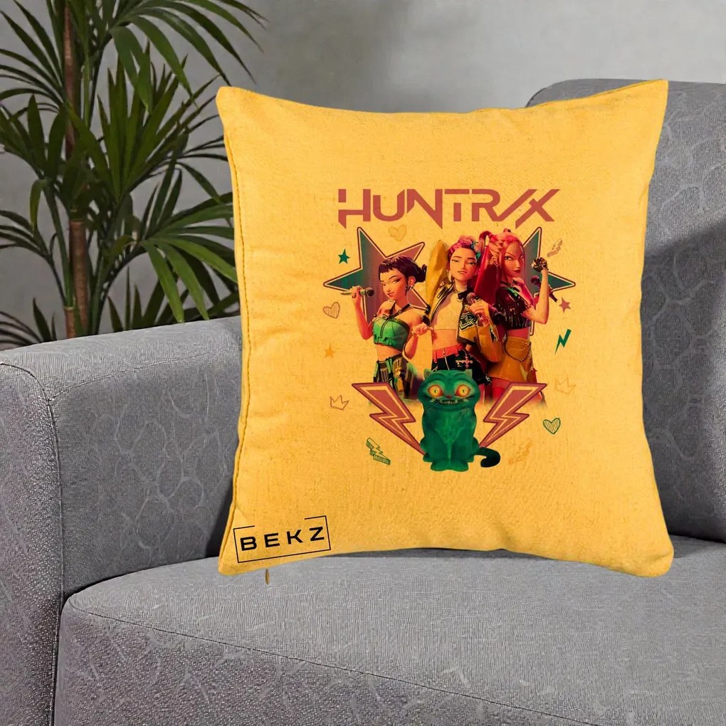 Perna Personalizata K-pop HUNTRX Trio 3D cu Pisica Fulgere, 40x40 cm, Galben, Husa Detasabila, Perna Inclusa, BEKZ®