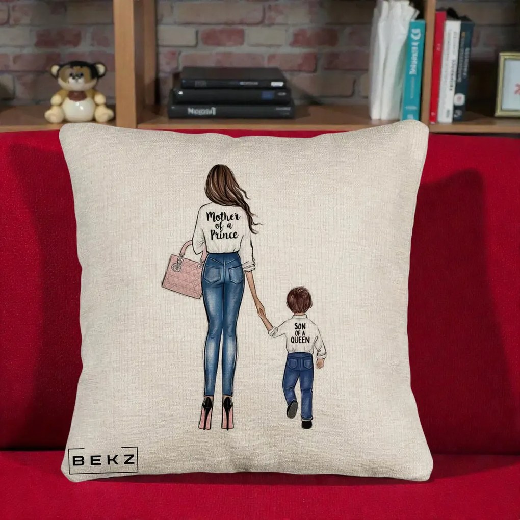 Cadou pentru Mama - Perna Personalizata Canapea, Model Mother of a Prince, 40x40 cm, Bej Canapea, Husa Detasabila, Perna Inclusa, BEKZ®
