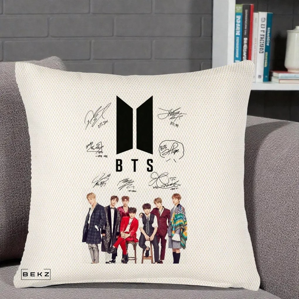 Perna Personalizata K-pop BTS Semnaturi Foto, 40x40 cm, Crem Reliefat, Husa Detasabila, Perna Inclusa, BEKZ®