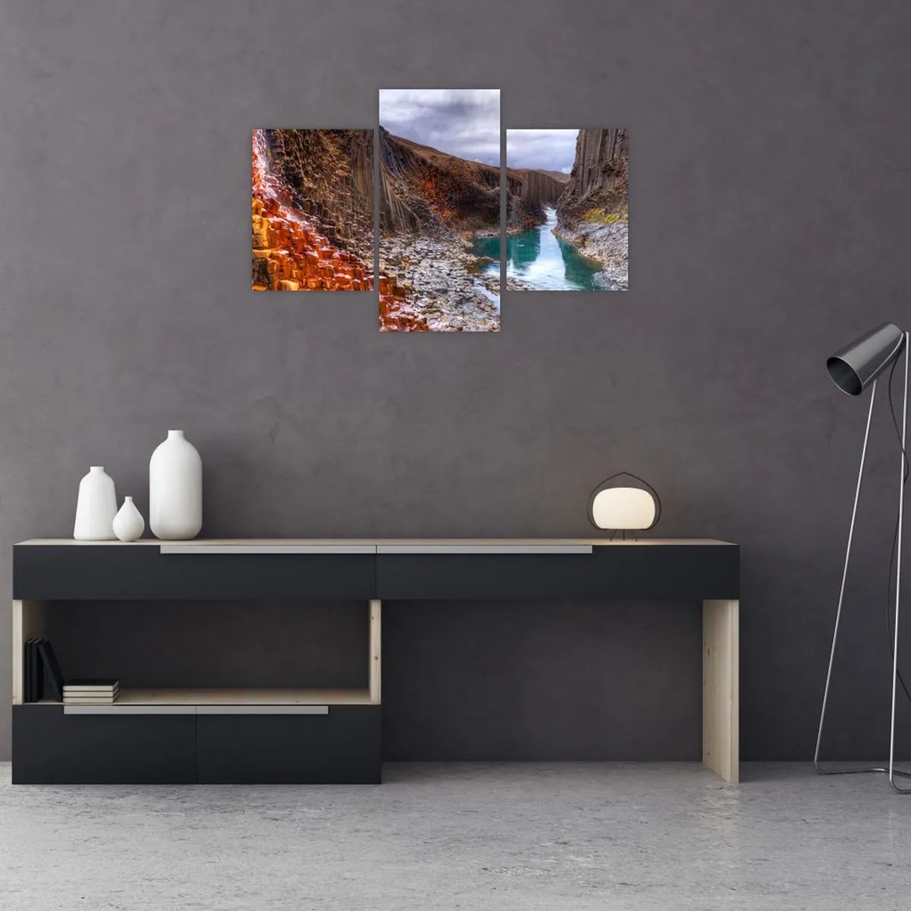 Tablou - Canionul Studlagil (90x60 cm)