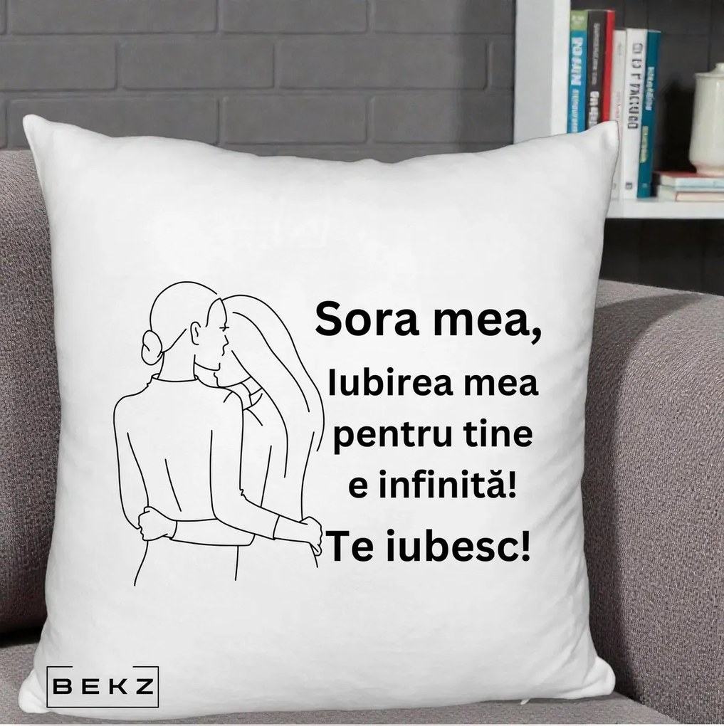 Cadou pentru Sora - Perna Personalizata Sora Mea Te Iubesc Imbratisare din Spate Line Art, 40x40 cm, Alb Pufos, Husa Detasabila, Perna Inclusa, BEKZ®