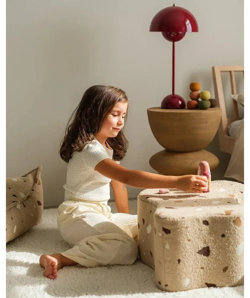 Puf de copii maro deschis cu tapițerie din țesătură bouclé/cu tapițerie din chenille Terrazzo Cloud – Wigiwama