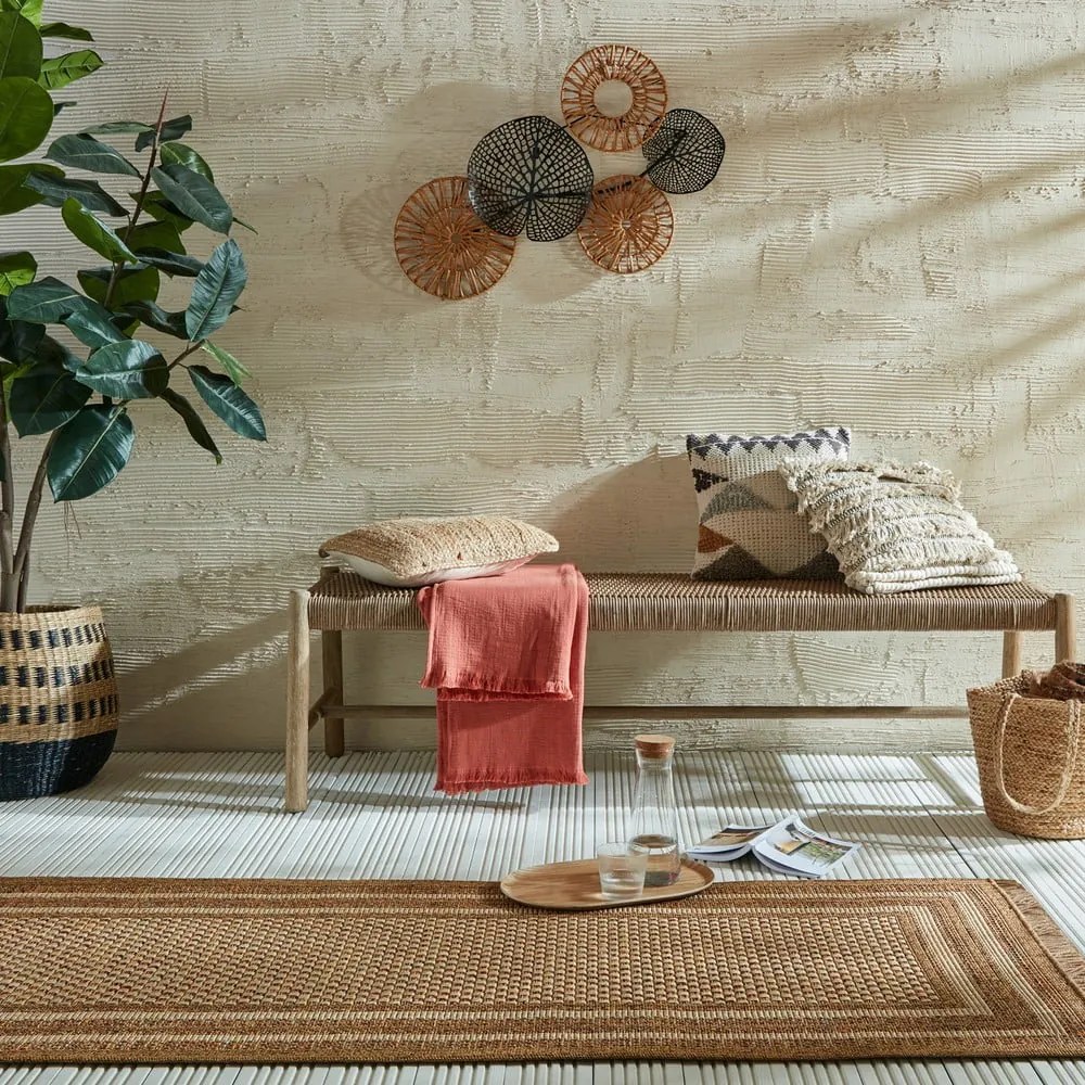 Covor tip traversă de exterior în culoare naturală 80x230 cm Layla Border – Flair Rugs