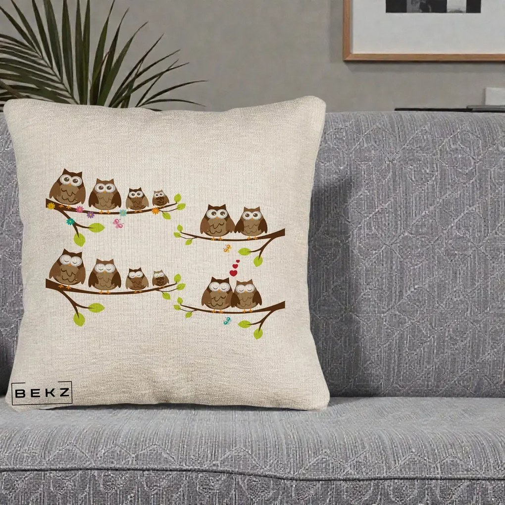 Perna Decorativa Familie de Bufnite pe Ramuri, 40x40 cm, Bej Canapea, Husa Detasabila, Perna Inclusa, BEKZ®