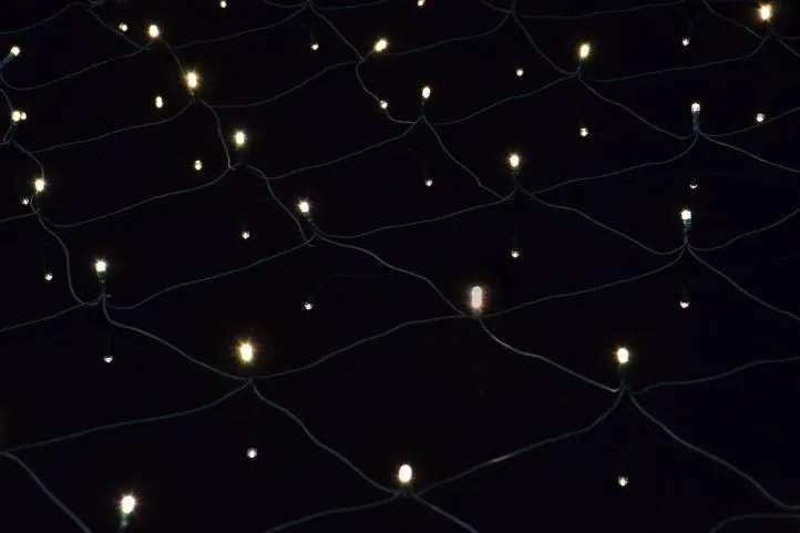 Plasă luminoasă cu LED-uri de Crăciun - 2 x 2 m, 160 LED-uri