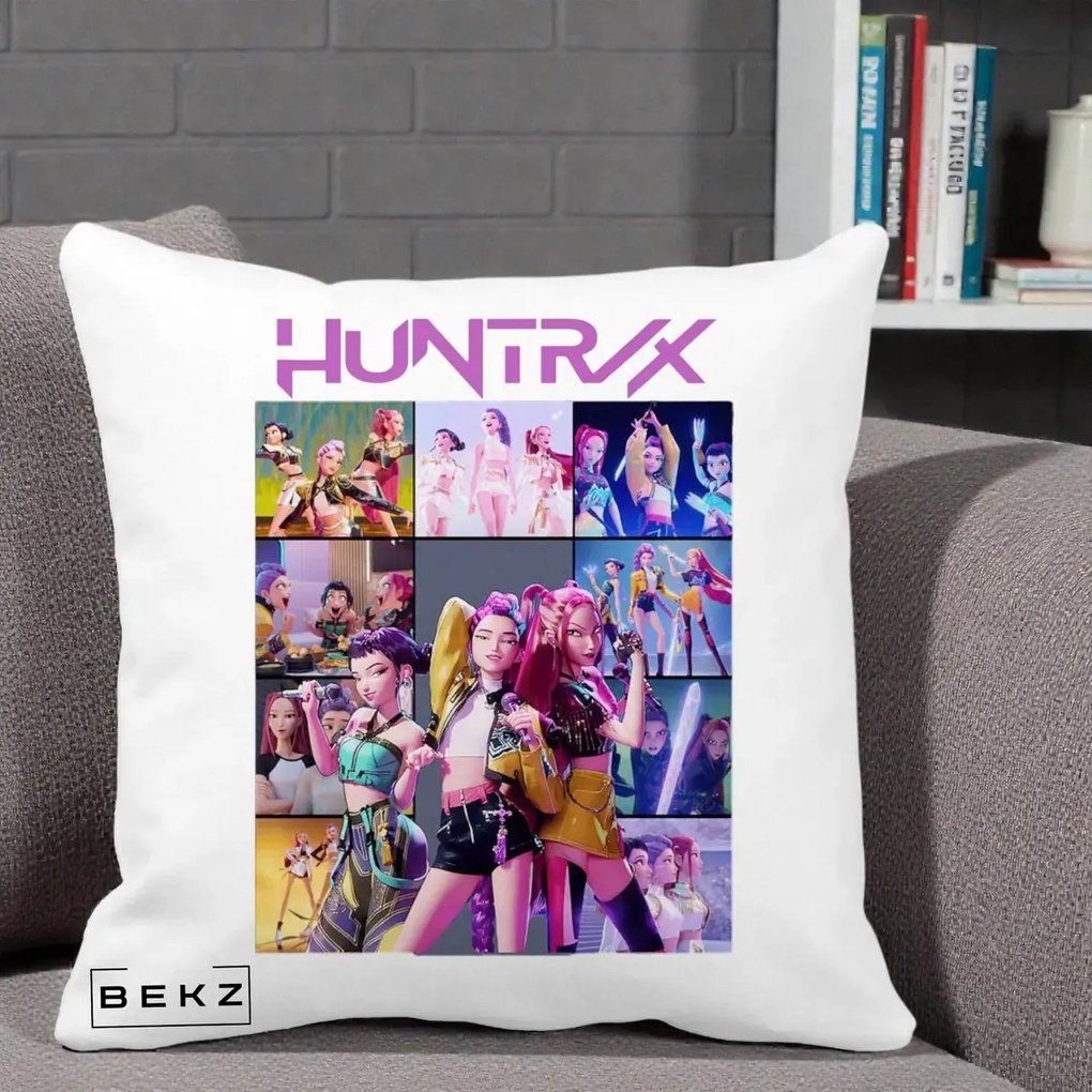 Perna Personalizata K-pop HUNTRX Colaj Animat Foto Grup, 40x40 cm, Alba Mata, Husa Detasabila, Perna Inclusa, BEKZ®