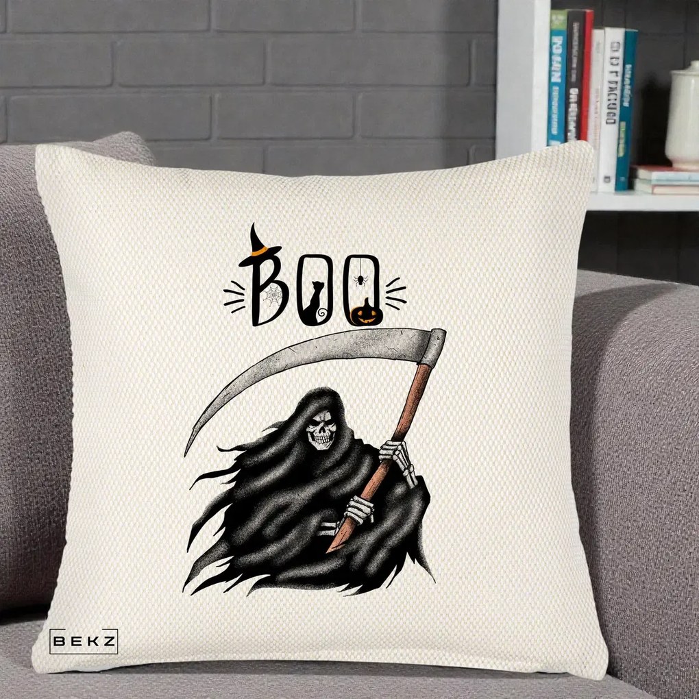 Perna Decorativa Halloween Boo Grim Reaper cu Coasa, 40x40 cm, Crem Reliefat, Husa Detasabila, Perna Inclusa, BEKZ®
