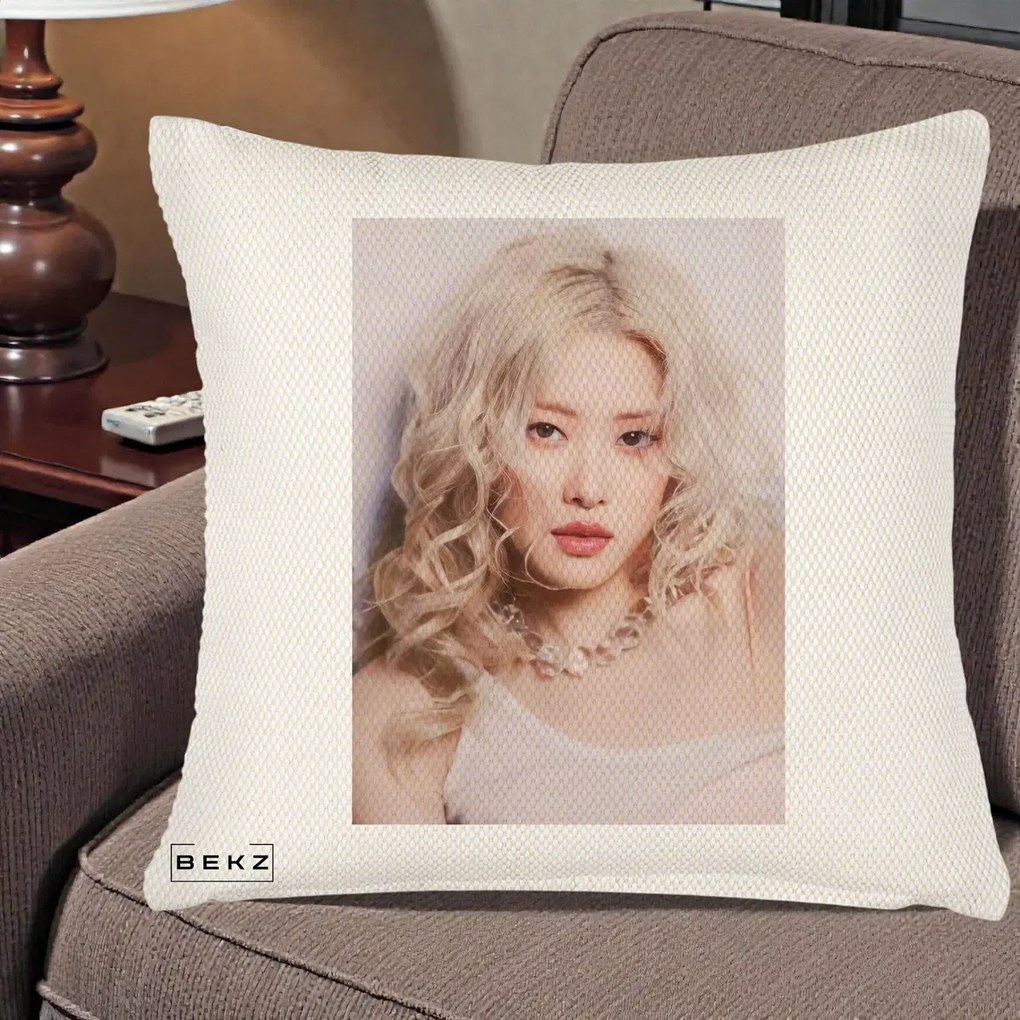 Perna Personalizata K-pop BLACKPINK Rose, 40x40 cm, Crem Reliefat, Husa Detasabila, Perna Inclusa, BEKZ®