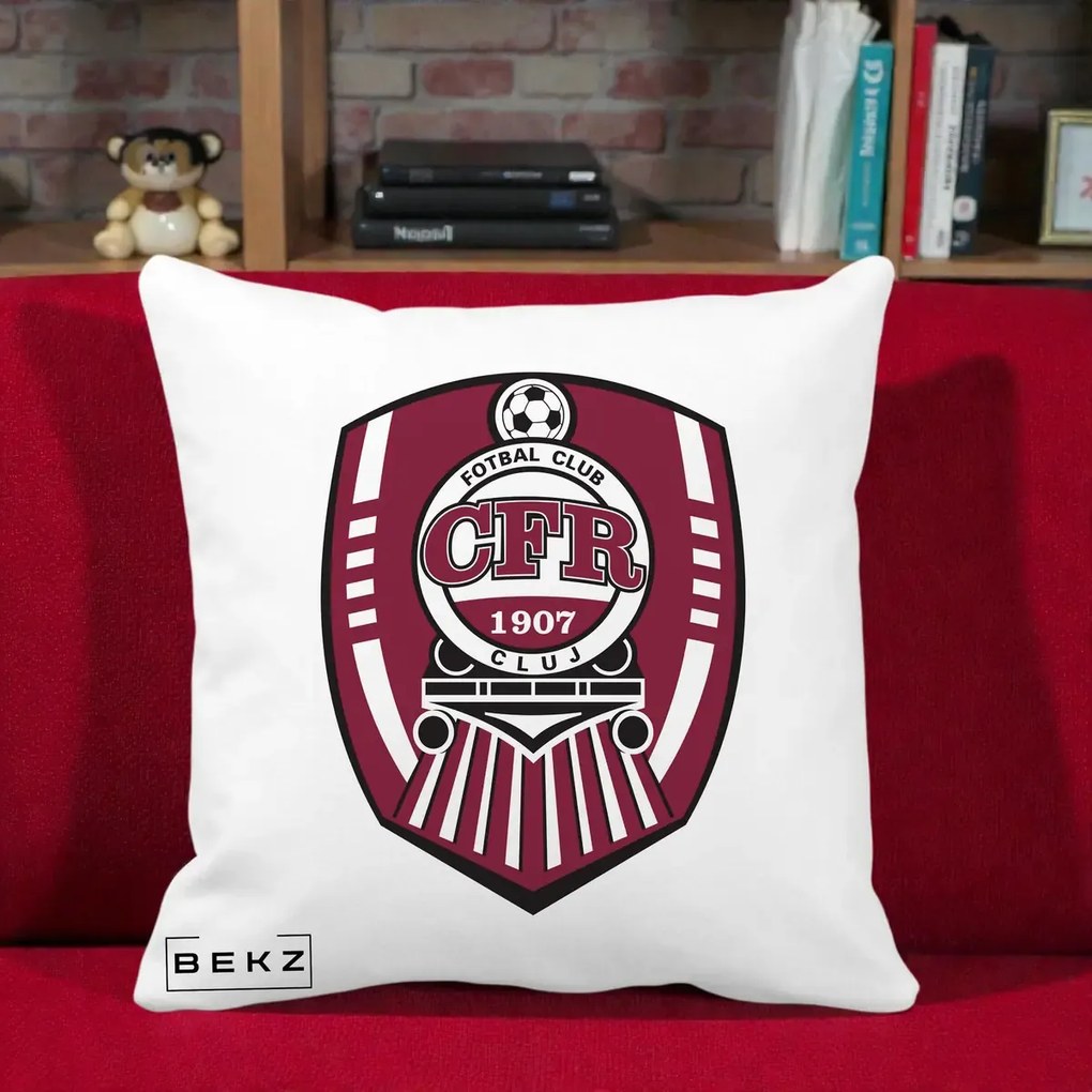 Perna Personalizata CFR Cluj Fotbal Club 1907, 40x40 cm, Alba Mata, Husa Detasabila, Perna Inclusa, BEKZ®