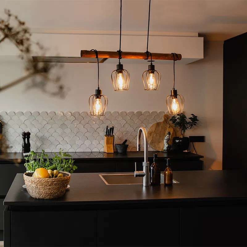 Lampă suspendată rustică neagră cu lemn 4 lumini - Stronk