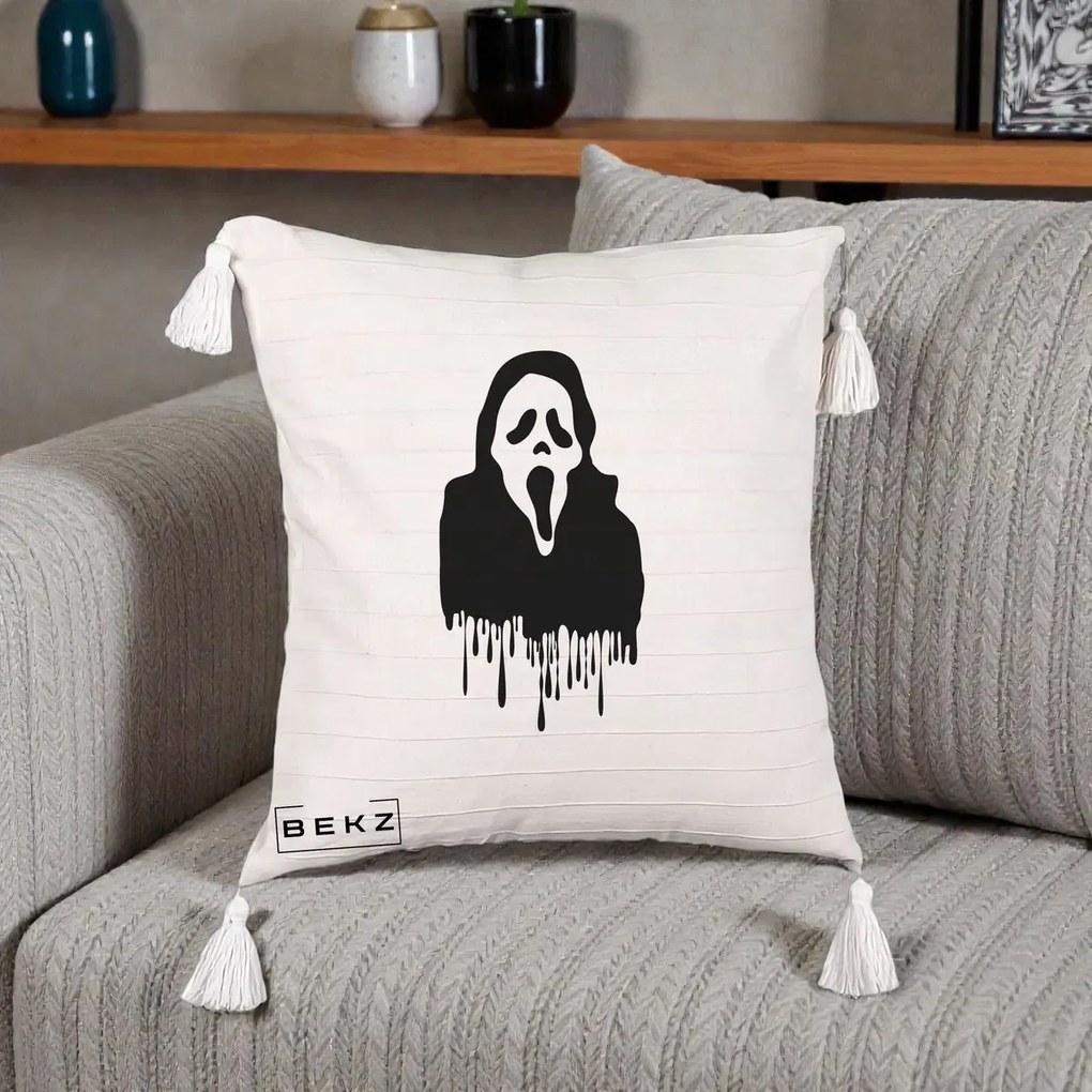 Perna Personalizata Halloween Ghostface Scream Picurand, 40x40 cm, Bej cu Franjuri, Husa Detasabila, Perna Inclusa, BEKZ®