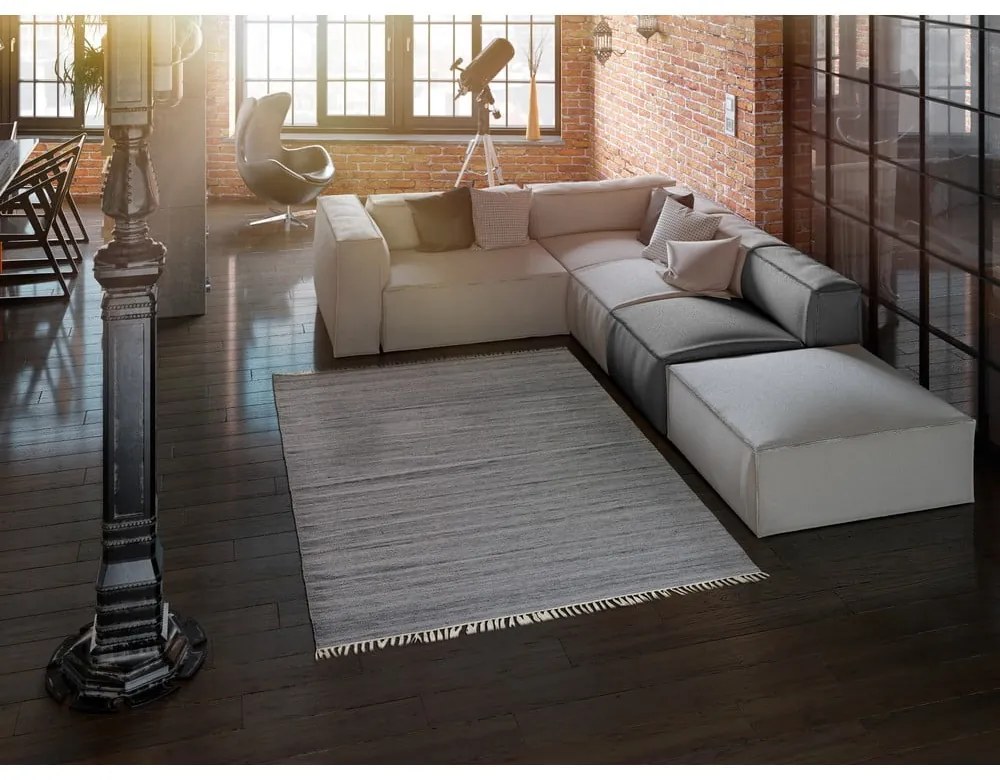 Covor de exterior din plastic reciclat Universal Liso, 160 x 230 cm, gri închis