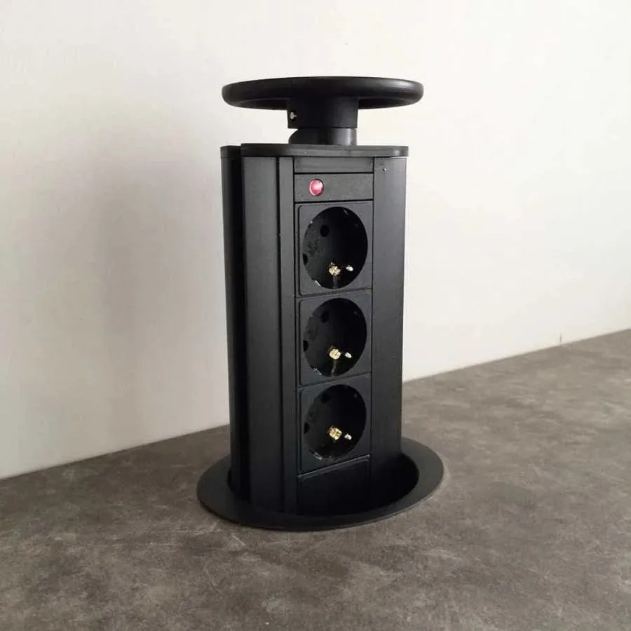 Priza incastrabila rotunda , 3 prize schuko, cablu 1.5 m, neagra, GTV