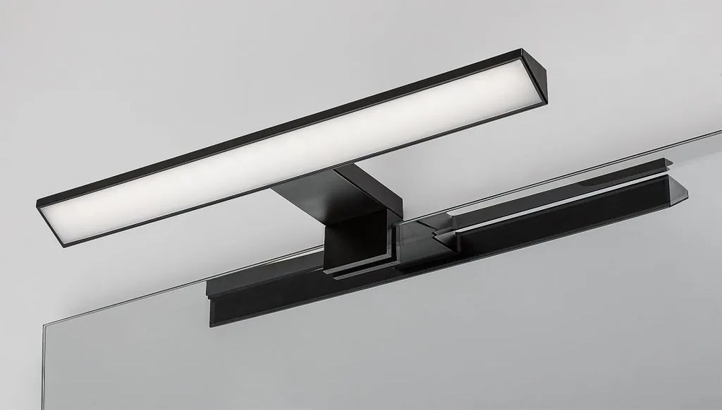 Aplica LED pentru baie protectie IP44 Loric negru