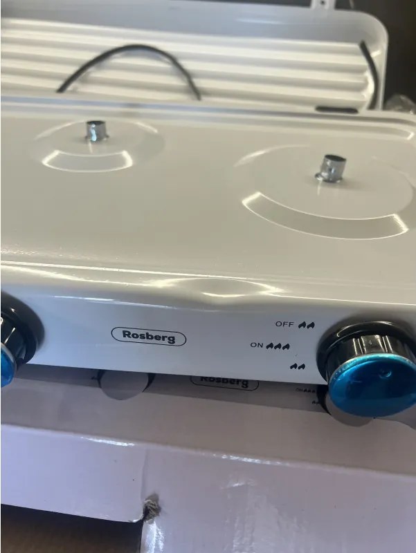 La mâna a doua: Aragaz triplu cu capac Rosberg R51454D3, 2x2.2kWh 1x1kWh, 30 mbar, Otel carbon, Alb
