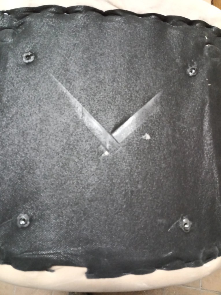 OFERTA Scaun din catifea bej BERA cu picioare negre II. calitate