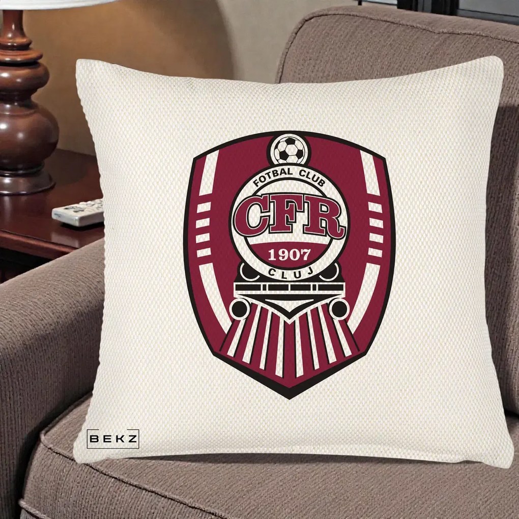 Perna Personalizata CFR Cluj Fotbal Club 1907, 40x40 cm, Crem Reliefat, Husa Detasabila, Perna Inclusa, BEKZ®