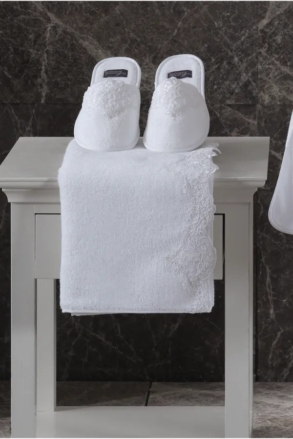 Set SAUNĂ pentru femei LIA în cutie cadou, 3 buc Mărime universală + prosop + Papuci de casa 40/42 Alb / White