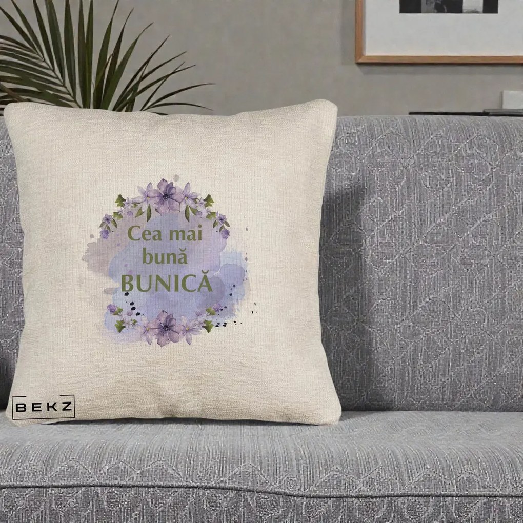 Cadou pentru Bunica - Perna Personalizata Cea Mai Buna Bunica Flori Mov Acuarela Auriu, 40x40 cm, Bej Canapea, Husa Detasabila, Perna Inclusa, BEKZ®