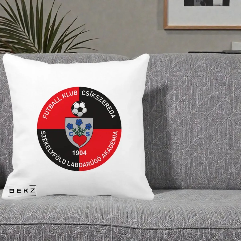 Perna Personalizata FK Csikszereda 1904 Fotbal, 40x40 cm, Alba Mata, Husa Detasabila, Perna Inclusa, BEKZ®