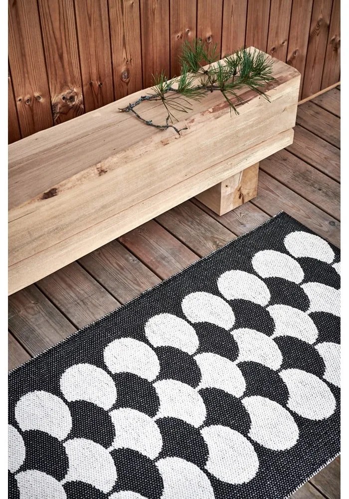 Covor tip traversă pentru interior și exterior negru/crem 70x250 cm Poppy Black Vanilla – Pappelina