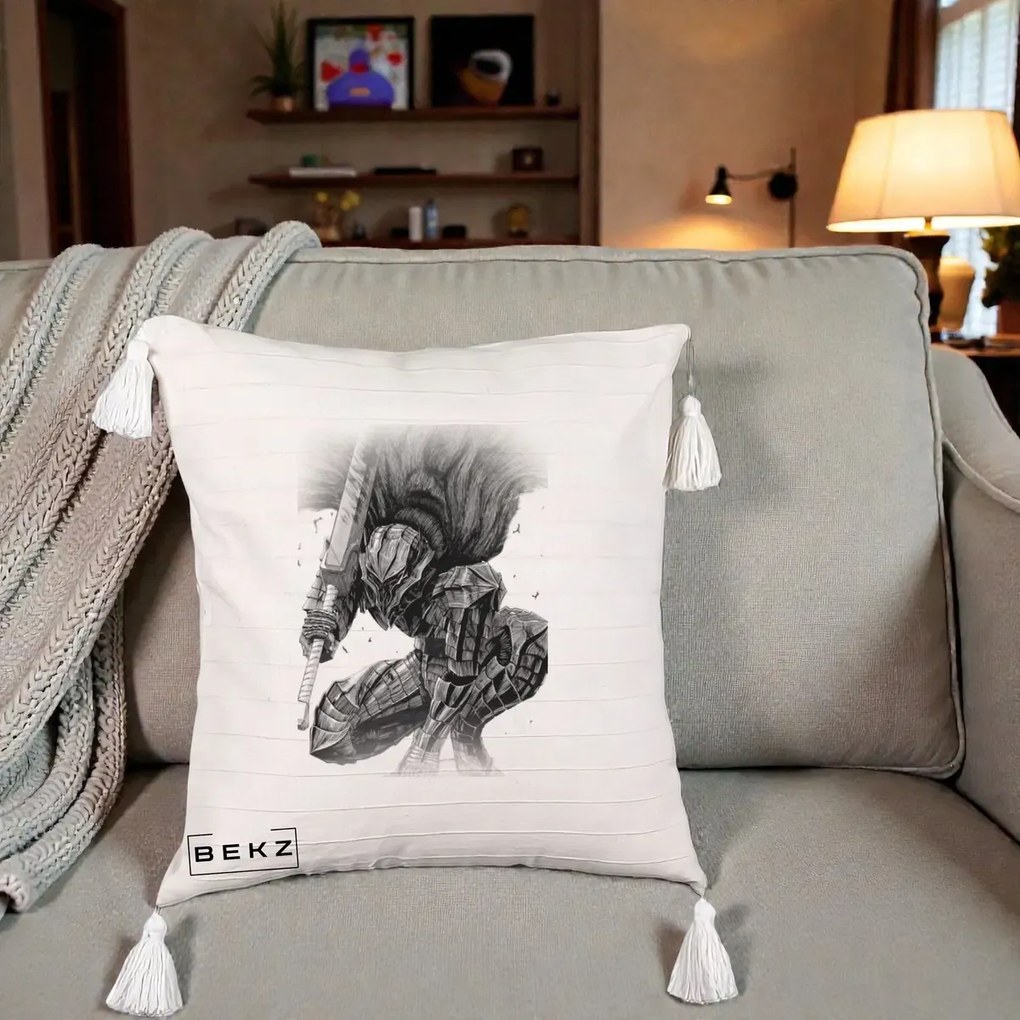 Perna Personalizata Berserk Guts Armor of Darkness Manga, 40x40 cm, Bej cu Franjuri, Husa Detasabila, Perna Inclusa, BEKZ®