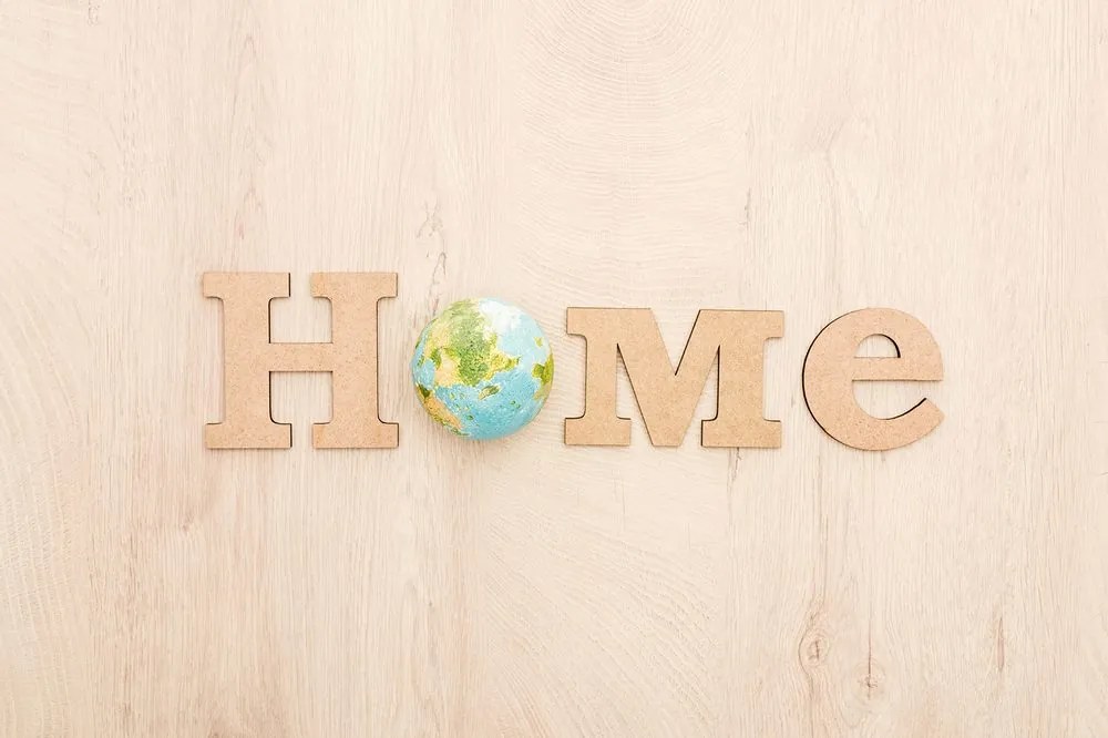Tapet cu inscripția eco Home