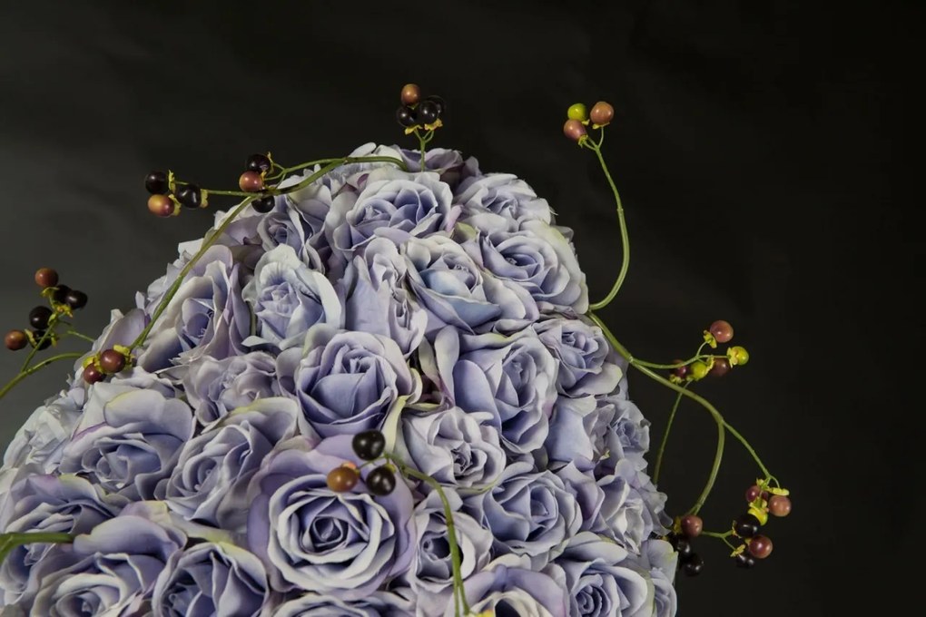 Aranjament floral mare design LUX DROP ROSES SOLANIUM 1142364.43