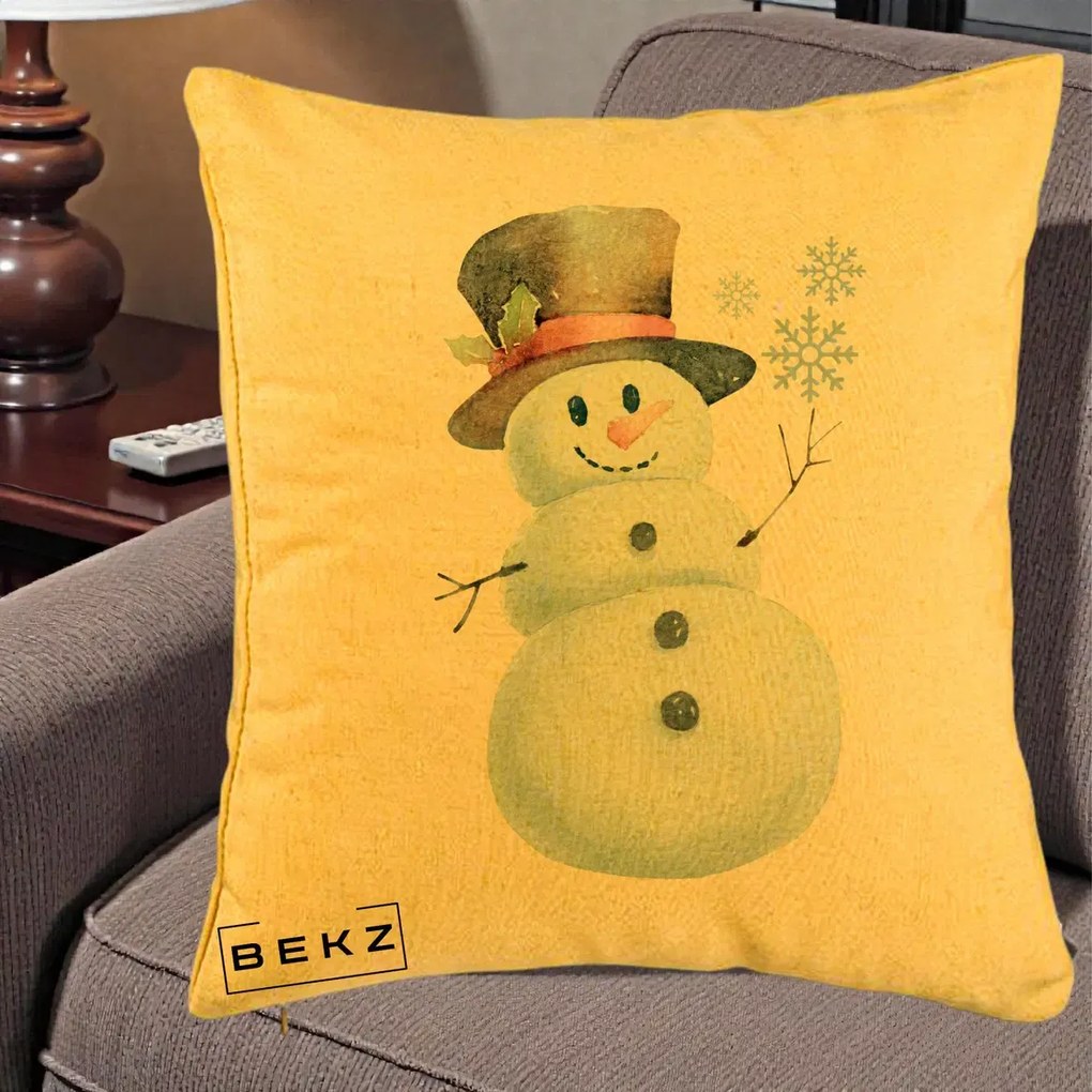 Perna Decorativa Om de Zapada cu Joben si Vasc, 40x40 cm, Galben, Husa Detasabila, Perna Inclusa, BEKZ®