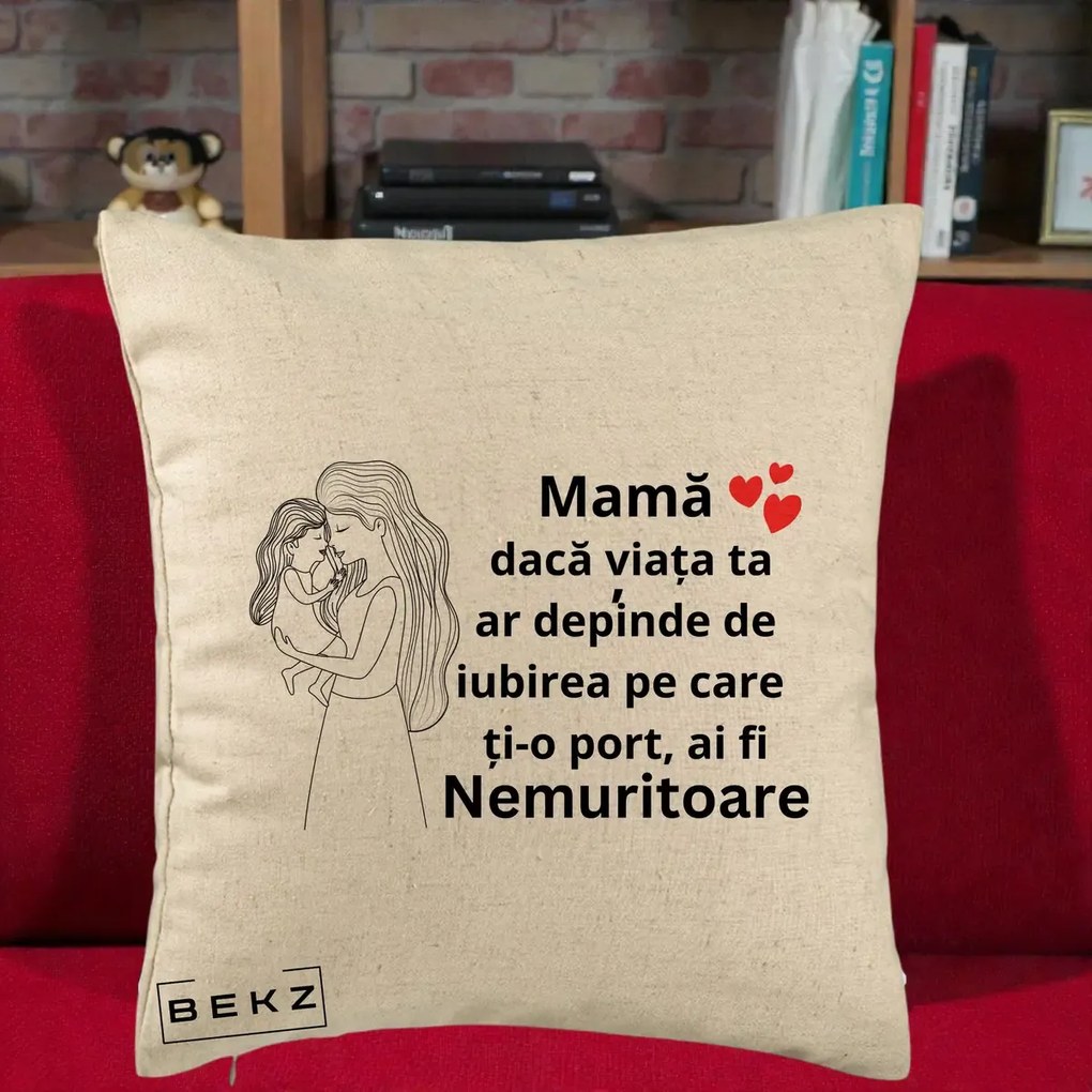 Cadou pentru Mama - Perna Personalizata Mama Nemuritoare cu Copilul in Poala, 40x40 cm, Bej, Husa Detasabila, Perna Inclusa, BEKZ®
