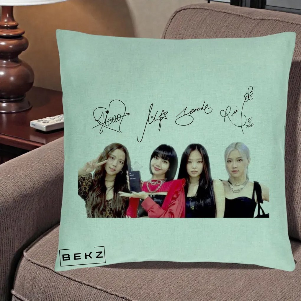 Perna Personalizata K-pop BLACKPINK Semnaturi, 40x40 cm, Verde Menta, Husa Detasabila, Perna Inclusa, BEKZ®