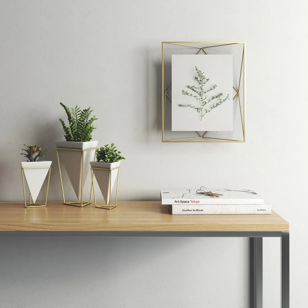 Ramă foto aurie din metal 25x30 cm Prisma – Umbra