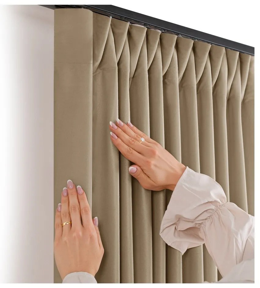 Draperie bej dimout (semi-opacă) din catifea 530x225 cm Velto – Filumi