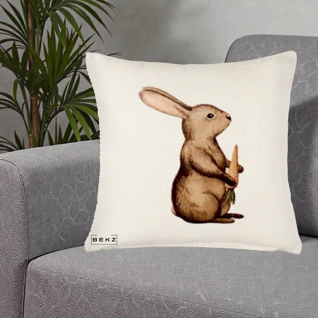 Perna Decorativa Iepuras Acuarela cu Morcov, 40x40 cm, Crem Reliefat, Husa Detasabila, Perna Inclusa, BEKZ®