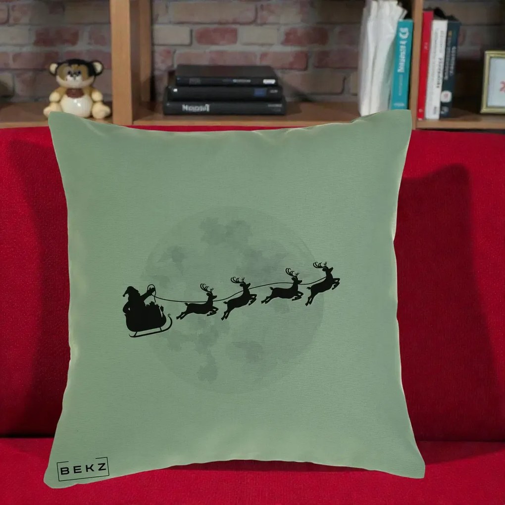 Perna Decorativa Mos Craciun Sanie Luna, 40x40 cm, Verde, Husa Detasabila, Perna Inclusa, BEKZ®