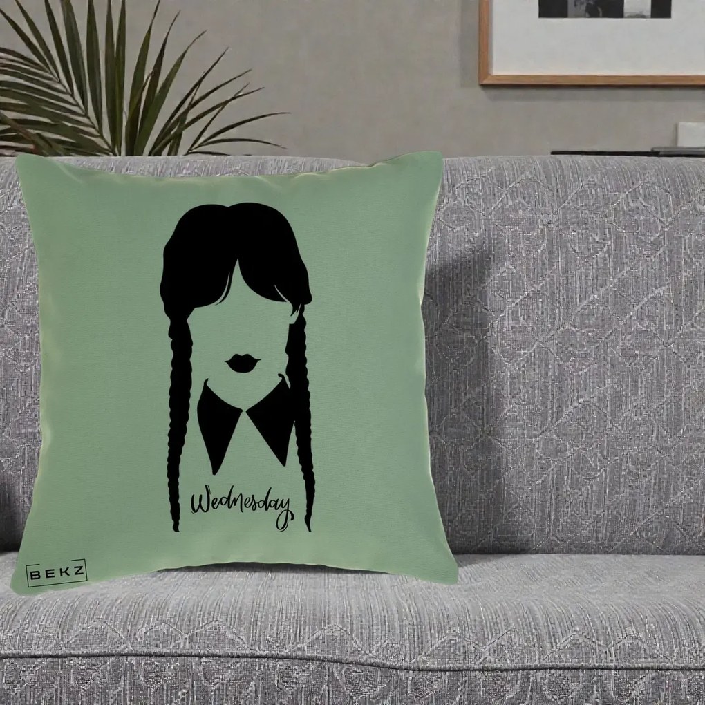 Perna Personalizata Wednesday Addams Silueta Alb-Negru, 40x40 cm, Verde, Husa Detasabila, Perna Inclusa, BEKZ®